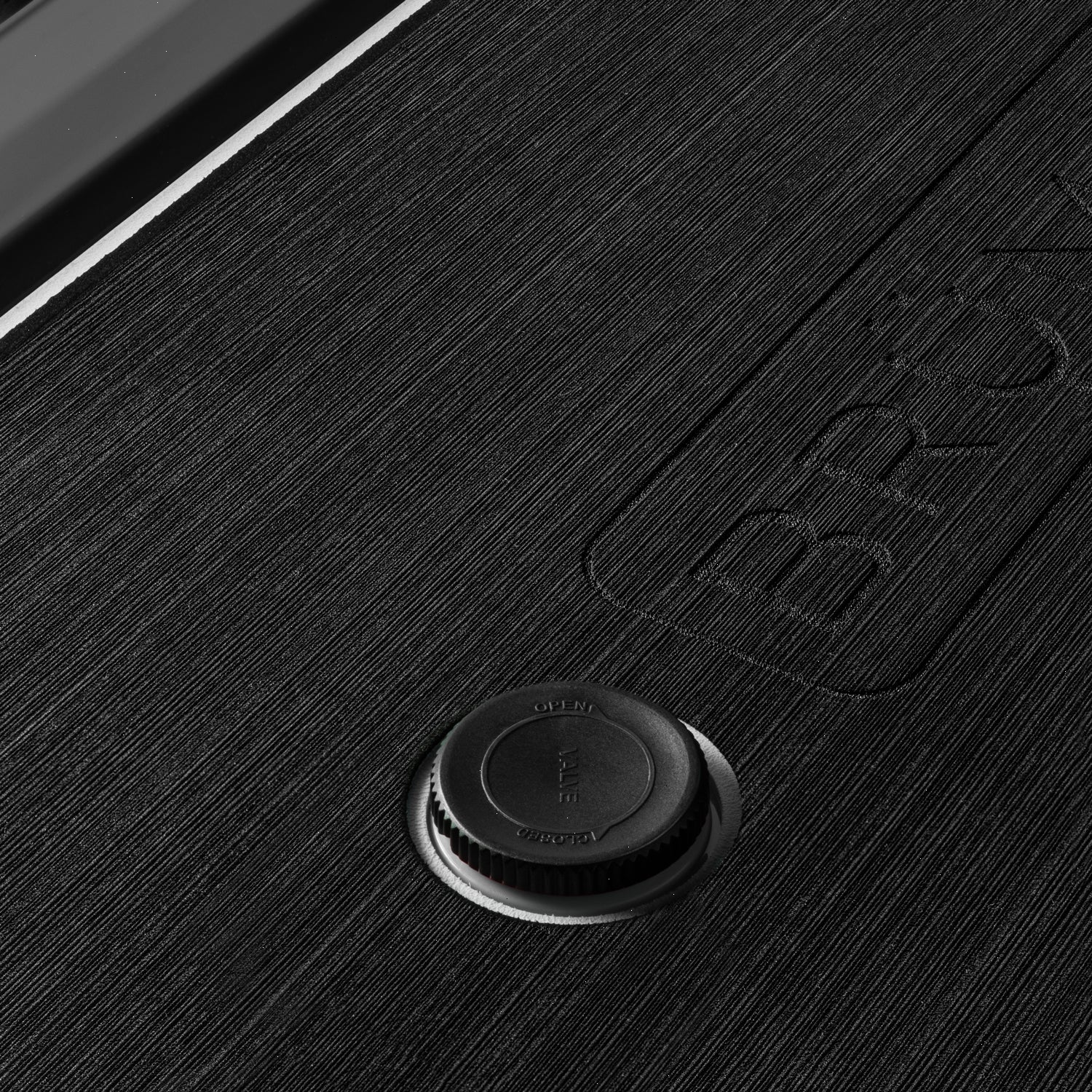 2308_files_brutank-35qt-charcoal-vent