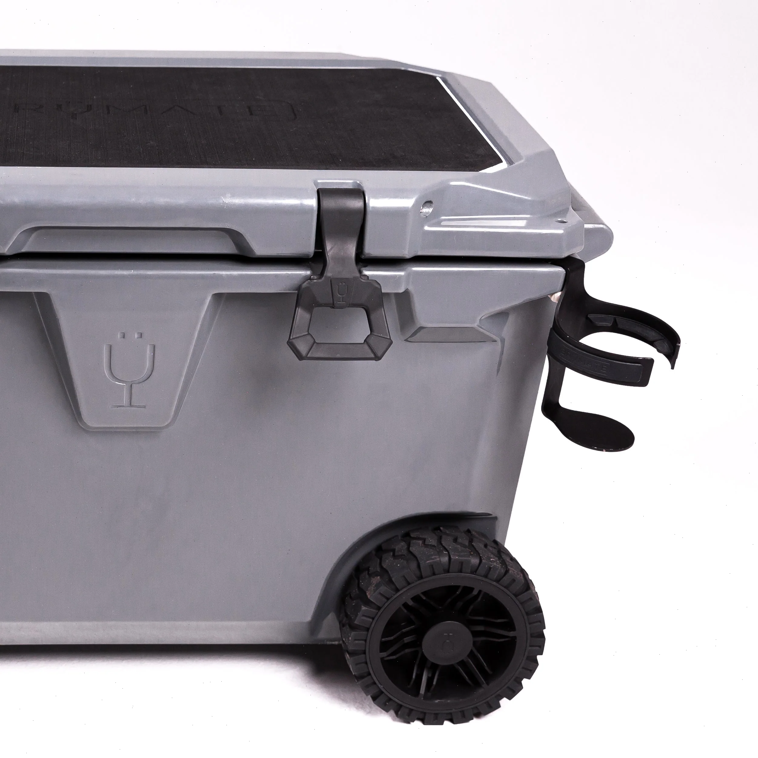 2308_products_brutank-bundle-accessories-cupholder_8ff93f9e-73da-498b-9526-d395c624d380